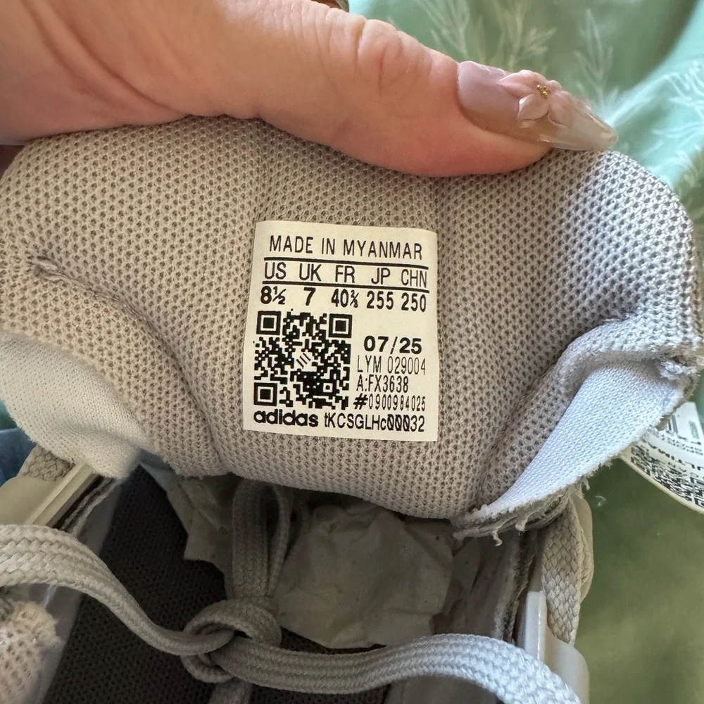 NWT Women’s 8.5 Adidas Ultimashow FX3638 Grey Running Shoes - Picture 7 of 7
